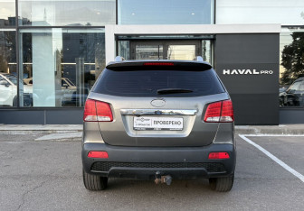 Подержанный автомобиль Kia Sorento 2009 года (6 фото)