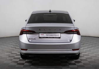 Подержанный автомобиль Skoda Octavia Liftback 2020 года (6 фото)
