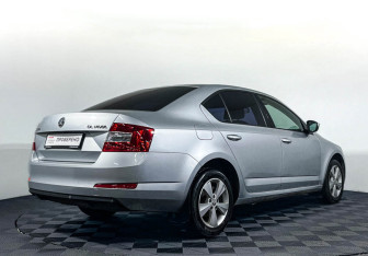 Подержанный автомобиль Skoda Octavia Liftback 2014 года (5 фото)