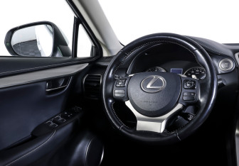 Подержанный автомобиль Lexus NX 2020 года (16 фото)