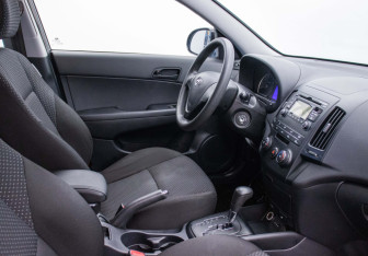 Подержанный автомобиль Hyundai i30 Hatchback 2010 года (9 фото)