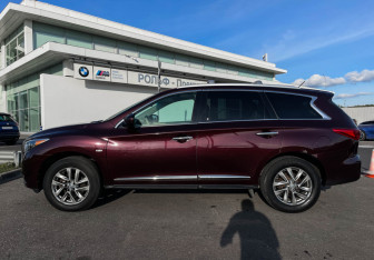 Подержанный автомобиль Infiniti JX 2013 года (8 фото)