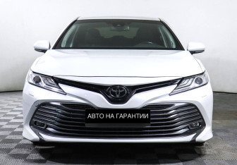 Подержанный автомобиль Toyota Camry Sedan 2018 года (2 фото)