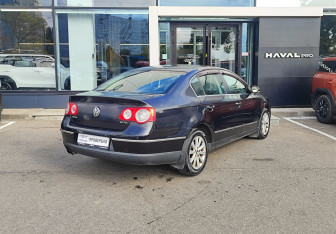 Подержанный автомобиль Volkswagen Passat Sedan 2008 года (5 фото)