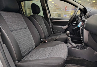 Подержанный автомобиль Renault Duster 2013 года (10 фото)