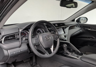 Подержанный автомобиль Toyota Camry Sedan 2020 года (13 фото)