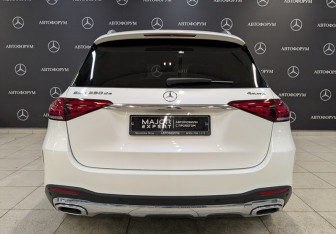 Подержанный автомобиль Mercedes-Benz GLE 2021 года (6 фото)
