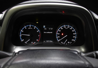 Подержанный автомобиль Toyota RAV4 2015 года (13 фото)