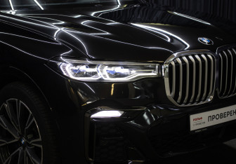 Подержанный автомобиль BMW X7 2019 года (29 фото)