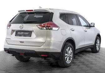 Подержанный автомобиль Nissan X-Trail 2018 года (5 фото)