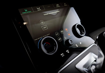 Подержанный автомобиль Land Rover Range Rover Evoque 2019 года (30 фото)