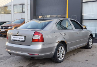 Подержанный автомобиль Skoda Octavia Liftback 2012 года (5 фото)