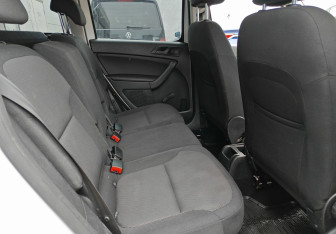 Подержанный автомобиль Skoda Yeti 2015 года (12 фото)