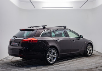 Подержанный автомобиль Opel Insignia Wagon 2011 года (5 фото)
