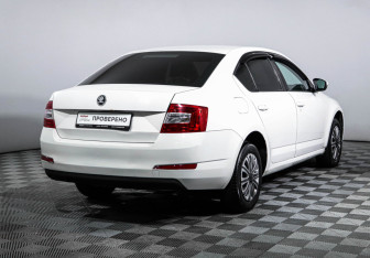 Подержанный автомобиль Skoda Octavia Liftback 2014 года (5 фото)