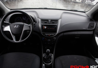 Подержанный автомобиль Hyundai Solaris Hatchback 2014 года (11 фото)