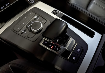 Подержанный автомобиль Audi Q5 2020 года (28 фото)