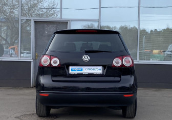 Подержанный автомобиль Volkswagen Golf Plus 2012 года (6 фото)