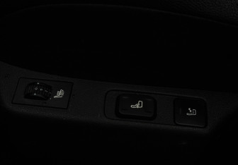 Подержанный автомобиль Citroen C4 Hatchback 2012 года (15 фото)