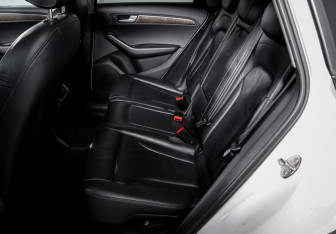 Подержанный автомобиль Audi Q5 2012 года (10 фото)