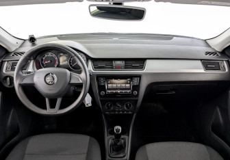 Подержанный автомобиль Skoda Rapid Liftback 2019 года (14 фото)