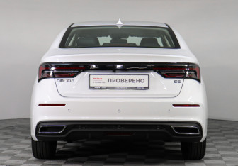 Подержанный автомобиль Omoda S5 2024 года (4 фото)