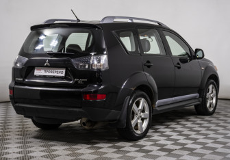 Подержанный автомобиль Mitsubishi Outlander 2008 года (5 фото)