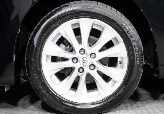 Подержанный автомобиль Toyota Vellfire 2016 года (27 фото)