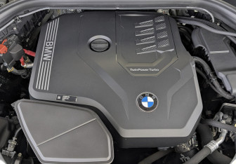 Подержанный автомобиль BMW X3 2024 года (9 фото)