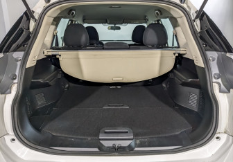 Подержанный автомобиль Nissan X-Trail 2015 года (10 фото)