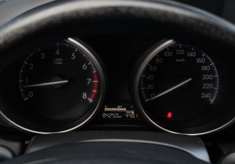 Подержанный автомобиль Mazda 3 Hatchback 2012 года (16 фото)