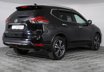 Подержанный автомобиль Nissan X-Trail 2018 года (5 фото)