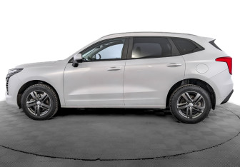Подержанный автомобиль Haval Jolion 2023 года (8 фото)