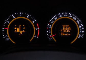 Подержанный автомобиль Toyota Corolla Sedan 2011 года (12 фото)