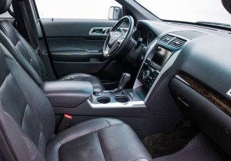 Подержанный автомобиль Ford Explorer 2013 года (9 фото)