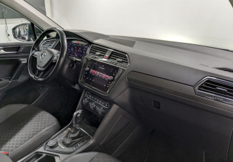 Подержанный автомобиль Volkswagen Tiguan 2018 года (20 фото)