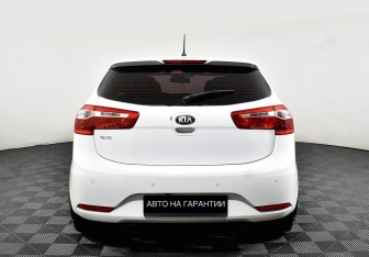 Подержанный автомобиль Kia Rio Hatchback 2013 года (4 фото)