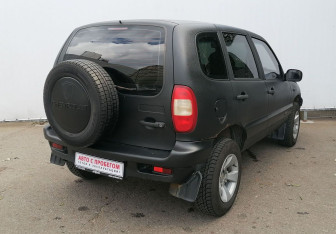 Подержанный автомобиль Chevrolet Niva 2008 года (5 фото)