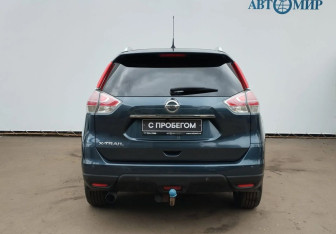 Подержанный автомобиль Nissan X-Trail 2015 года (7 фото)