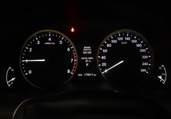 Подержанный автомобиль Lexus ES 2012 года (16 фото)