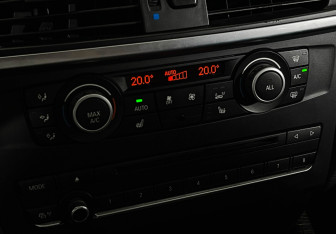 Подержанный автомобиль BMW X3 2014 года (18 фото)