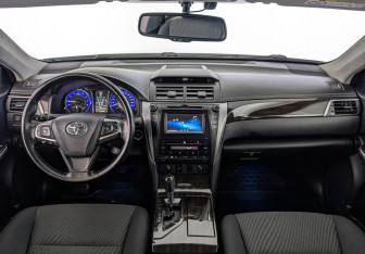 Подержанный автомобиль Toyota Camry Sedan 2015 года (14 фото)
