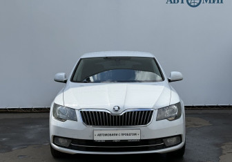 Подержанный автомобиль Skoda Superb Liftback 2014 года (2 фото)