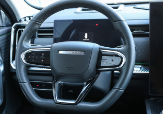 Подержанный автомобиль Jaecoo J7 2023 года (18 фото)