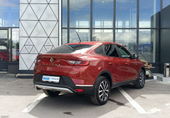 Подержанный автомобиль Renault Arkana 2019 года (5 фото)