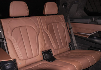 Подержанный автомобиль BMW X7 2020 года (19 фото)