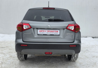 Подержанный автомобиль Suzuki Vitara 2016 года (6 фото)