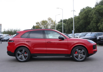 Новый Porsche Cayenne 2025 (4 фото)