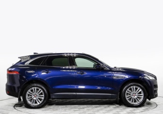 Подержанный автомобиль Jaguar F-Pace 2017 года (3 фото)