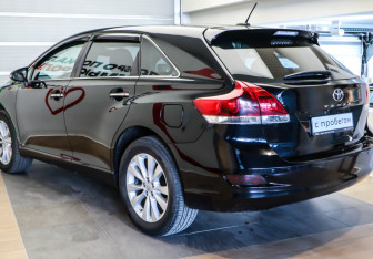Подержанный автомобиль Toyota Venza 2013 года (6 фото)